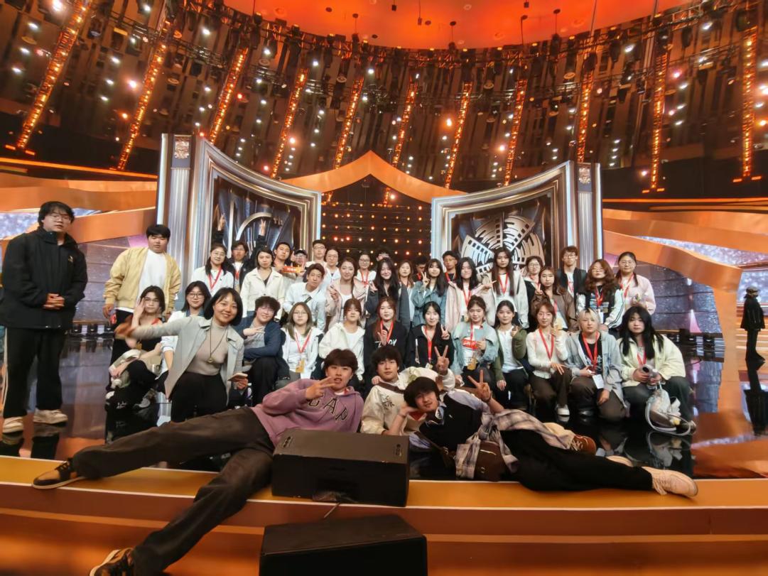 第十六届北京国际电影节落幕 京北职院青年志愿者倾情护航