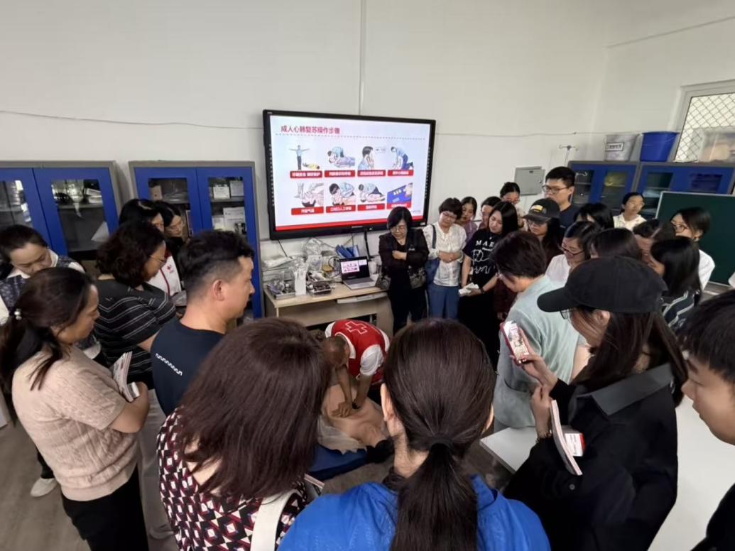 学院红十字会开展2026年第四期应急救助培训 助力提升校园急救能力